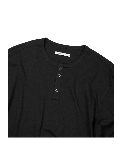 ETCE(イーティーシーイー)の「(BASE) SNAP SLEEVE HENLEY NECK TEE (BLACK)(Tシャツ/カットソー・メンズ・その他・X-LARGE/MEDIUM/LARGE)」の5枚目の写真