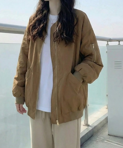cammie(キャミー)の「オーバーサイズMA-1(MA-1・レディース・ベージュ/ブラック・M/L)」の6枚目の写真