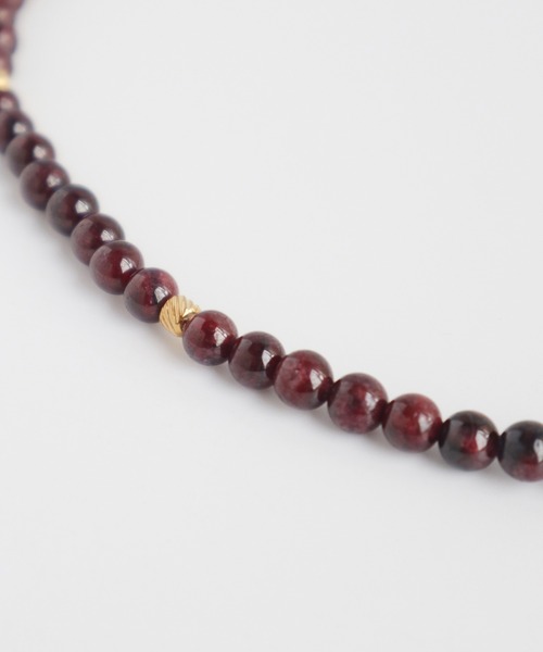 TUWAKRIM（トゥワクリム）の「【TUWAKRIM】マーブルガーネットネックレス（ネックレス・レディース・ゴールド・MEDIUM）」の3枚目の写真
