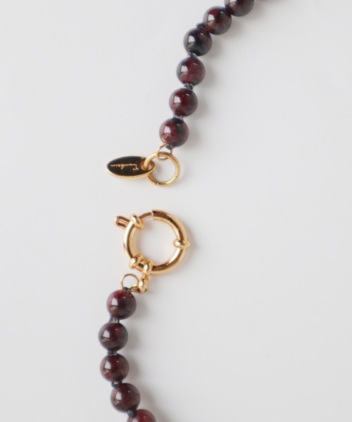 TUWAKRIM（トゥワクリム）の「【TUWAKRIM】マーブルガーネットネックレス（ネックレス・レディース・ゴールド・MEDIUM）」の5枚目の写真