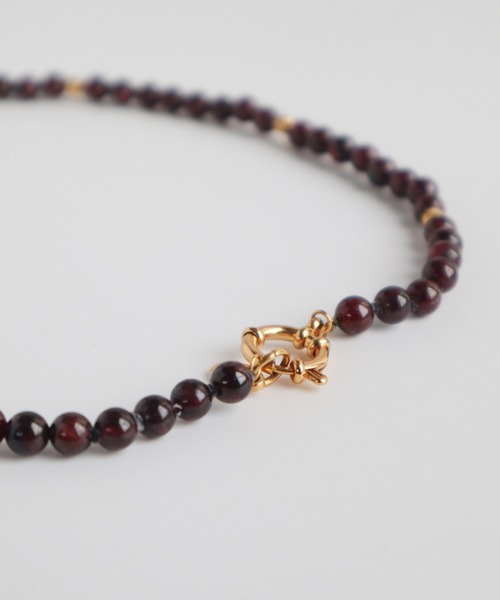 TUWAKRIM（トゥワクリム）の「【TUWAKRIM】マーブルガーネットネックレス（ネックレス・レディース・ゴールド・MEDIUM）」の7枚目の写真