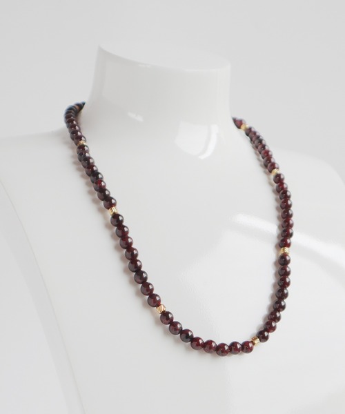 TUWAKRIM（トゥワクリム）の「【TUWAKRIM】マーブルガーネットネックレス（ネックレス・レディース・ゴールド・MEDIUM）」の12枚目の写真