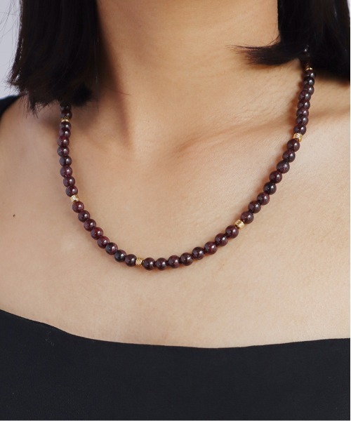 TUWAKRIM（トゥワクリム）の「【TUWAKRIM】マーブルガーネットネックレス（ネックレス・レディース・ゴールド・MEDIUM）」の13枚目の写真