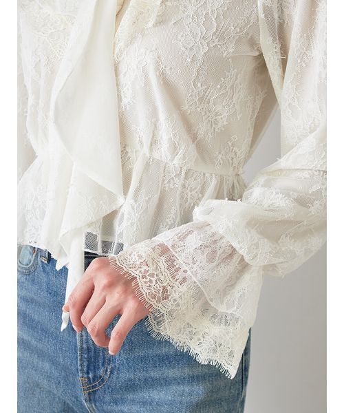 SNIDEL（スナイデル）の「Sustainableバリエーションフリルブラウス（シャツ/ブラウス・レディース・シルバー/アイボリー/ホワイト・F）」の11枚目の写真