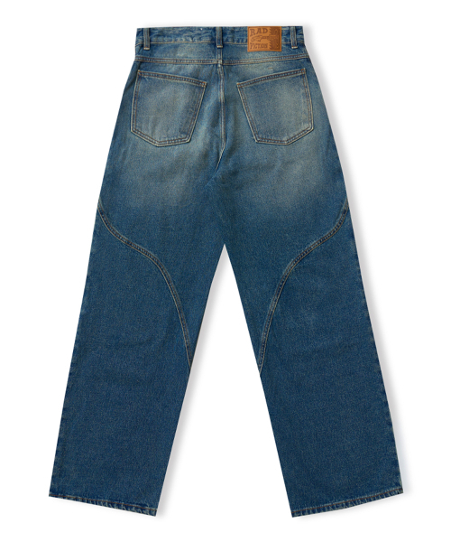 RAD FICTION(ラッドフィックション)の「DEACON CARPENTER WIDE FIT DENIM JEANS / WASHED BLUE(その他パンツ・メンズ・その他・MEDIUM/LARGE)」の2枚目の写真