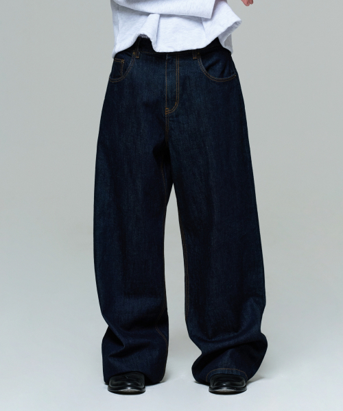 ERA(エラ)の「MEN ERA WIDE FIT DENIM PANTS - INDIGO BLUE(デニムパンツ・メンズ・ダークブルー・MEDIUM/LARGE)」の1枚目の写真
