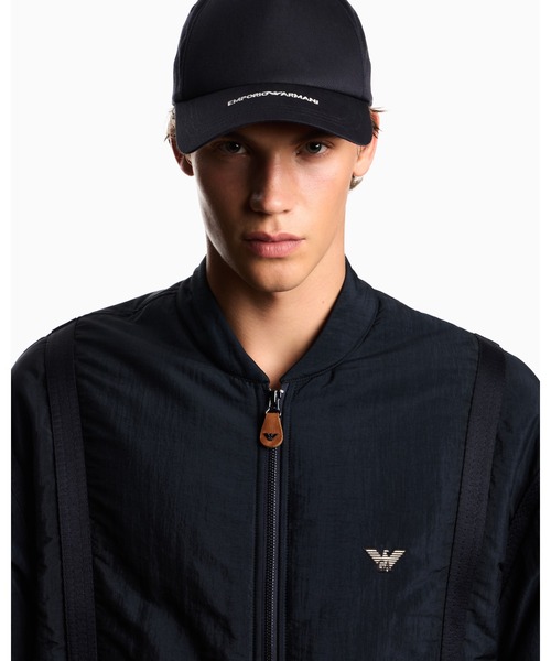 EMPORIO ARMANI(エンポリオアルマーニ)の「<オンライン限定>【エンポリオ アルマーニ】ベースボールキャップ キャンバス 刺繍ロゴ(キャップ・メンズ・ブラウン/ネイビー・FREE)」の6枚目の写真
