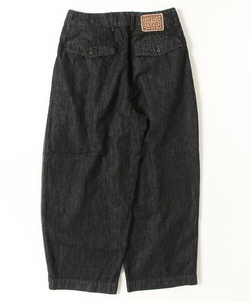 my beautiful landlet（マイビューティフルランドレット）の「【my beautiful landlet】12.5oz DENIM TUCK WIDE PANTS - One Wash（デニムパンツ・メンズ・ブラック/ブルー・1/2/0）」の3枚目の写真