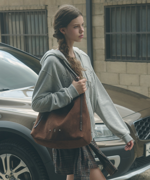 LEATHERY（レザリー）の「スエードショッパードロップショルダーバッグ[BROWN]（ショルダーバッグ・レディース・その他・FREE）」の4枚目の写真