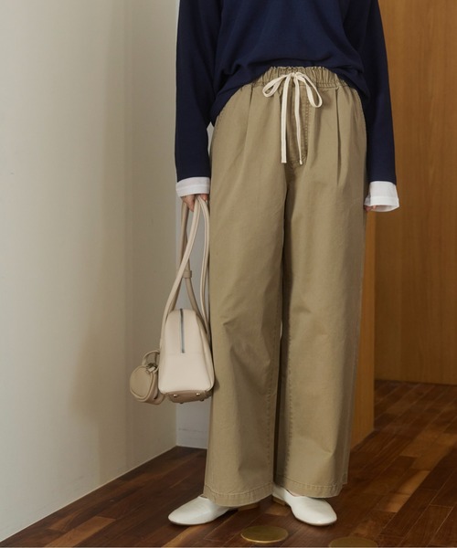 ANGIE（アンジー）の「【丈が選べる】ツイルイージーパンツ（チノパンツ・レディース・ライトベージュ/ブラック/ベージュ・MT/MEDIUM）」の4枚目の写真