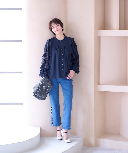 Chesty(チェスティー)の「レースフリルスリーブブラウス(シャツ/ブラウス・レディース・ネイビー/オフホワイト・0/1)」の7枚目の写真