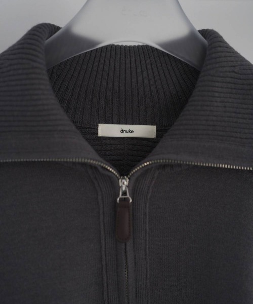 MIDWEST（ミッドウエスト）の「anuke  Zip Rib Knit（ニット/セーター・レディース・ベージュ/ダークグレー・FREE）」の13枚目の写真
