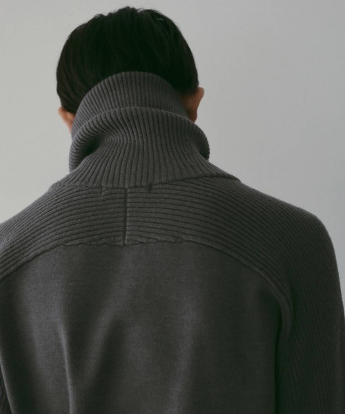 MIDWEST（ミッドウエスト）の「anuke  Zip Rib Knit（ニット/セーター・レディース・ベージュ/ダークグレー・FREE）」の7枚目の写真