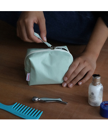 KIMHACHAN（キムハチャン）の「ソフトスクエアポーチ - 3COLORS x Sサイズ（ポーチ）」