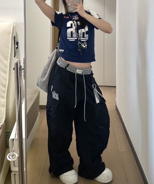 VIBGYOR（ヴィブジョー）の「【LAMPOON】レイヤードウエストカーゴパンツ（カーゴパンツ・レディース・ブラック/ベージュ・MEDIUM/LARGE/SMALL）」の2枚目の写真
