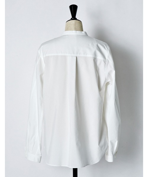 RUMCHE(ラムシェ)の「Tuck Chief Band Collar Shirt / タックチーフバンドカラーシャツ(シャツ/ブラウス・レディース・ホワイト/サックスブルー・FREE)」の9枚目の写真