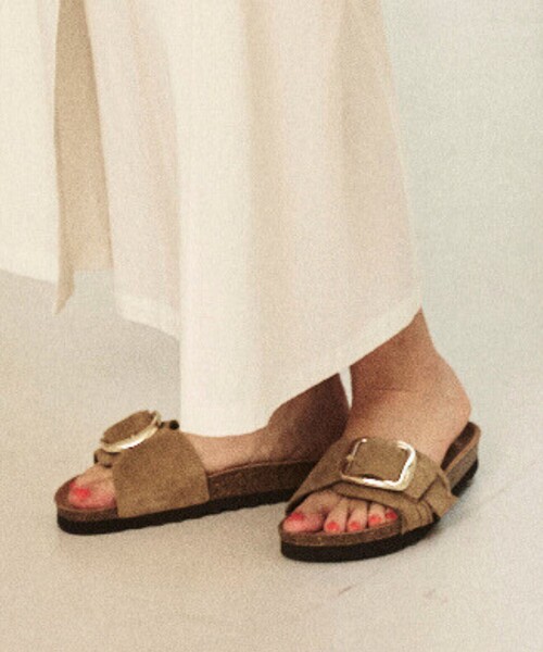 Rouge vif（ルージュヴィフ）の「【VINILO/ヴィニーロ】スウェードバックルフリンジサンダル（サンダル・レディース・ベージュ/ダークブラウン・38/37/36）」の3枚目の写真