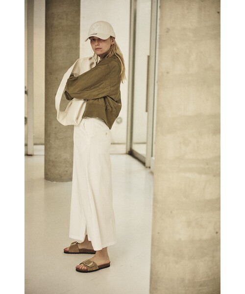 Rouge vif（ルージュヴィフ）の「【VINILO/ヴィニーロ】スウェードバックルフリンジサンダル（サンダル・レディース・ベージュ/ダークブラウン・38/37/36）」の9枚目の写真