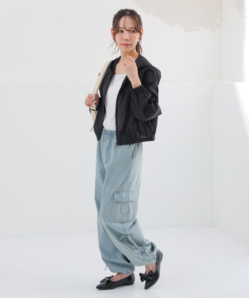 Honeys（ハニーズ）の「【ハニさら・接触冷感】シアーフードブルゾン（ブルゾン・レディース・ピンク/サックスブルー系/ブラック/アイボリー・S/M/LL/L）」の13枚目の写真