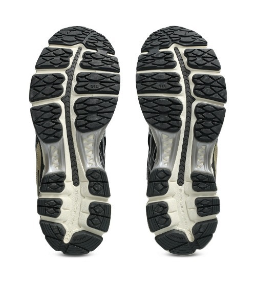 ASICS(アシックス)の「ASICS GEL-KAYANO 12.1(アシックス ゲル-カヤノ 12.1)(スニーカー・メンズ・ゴールド系・23cm/23.5cm/24cm/24.5cm/25cm/25.5cm/26cm/26.5cm/27cm/27.5cm/28cm/28.5cm/29cm)」の8枚目の写真