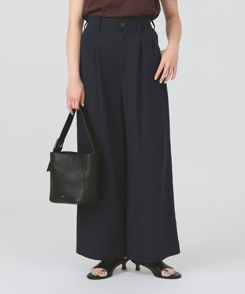 Ray BEAMS（レイビームス）の「ワイド ストレート 2タック パンツ（その他パンツ・レディース・ネイビー/ダークブラウン・0/1）」の2枚目の写真