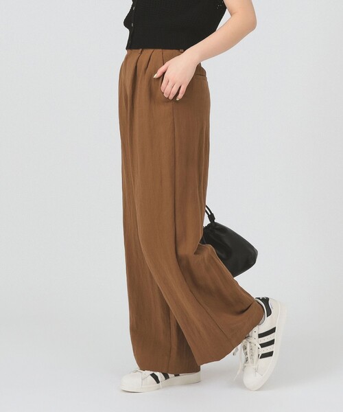 Ray BEAMS（レイビームス）の「ワイド ストレート 2タック パンツ（その他パンツ・レディース・ネイビー/ダークブラウン・0/1）」の6枚目の写真