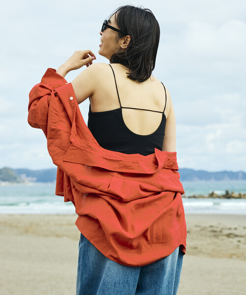 FREAK'S STORE(フリークスストア)の「【Beach & Festival】Vネック バックオープン カップ付きキャミソール(キャミソール・レディース・ブラウン/オフホワイト/ブラック・MEDIUM/SMALL)」の1枚目の写真