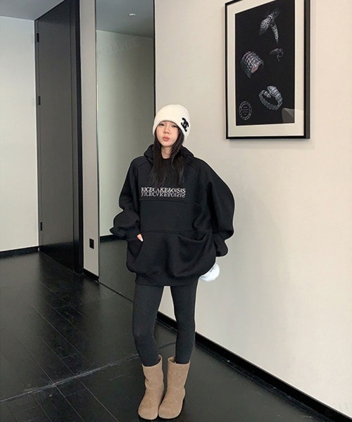 Dalfwin(ダールフィン)の「韓国ファッション RICECAKE刺繍ロゴハイネックフーディー(パーカー・レディース・ライトグレー/ブラック・FREE)」の10枚目の写真