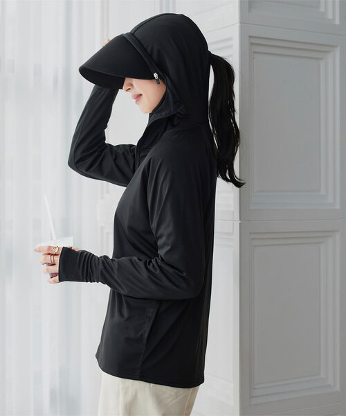 KOBE LETTUCE（コウベレタス）の「[ UVカット＆接触冷感 ] M L XL 選べる2タイプ 取り外しサンバイザー付きパーカー（パーカー・レディース・ホワイト系/ブラック系/ネイビー/ブラック/ホワイト/ネイビー系/グレー系/杢グレー・LL1/M1/M/L1/L/LL）」の4枚目の写真