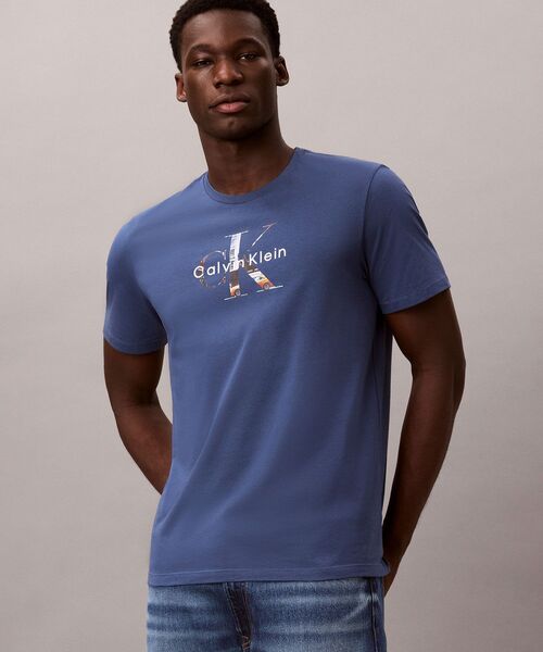 Calvin Klein(カルバン・クライン)の「ショートスリーブ 30s CKグラフィックTシャツ(Tシャツ/カットソー・メンズ・ダークブルー/オフホワイト・L/XL/S/M)」の3枚目の写真