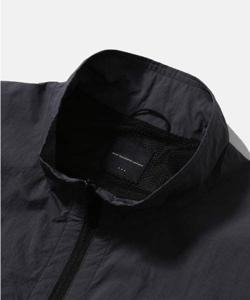 MOIF（モイフ）の「[SS26] WIDE MODULAR PARKA / GRAPHITE（ナイロンジャケット・メンズ・その他・1(S)/2(M)/3(L)）」の6枚目の写真