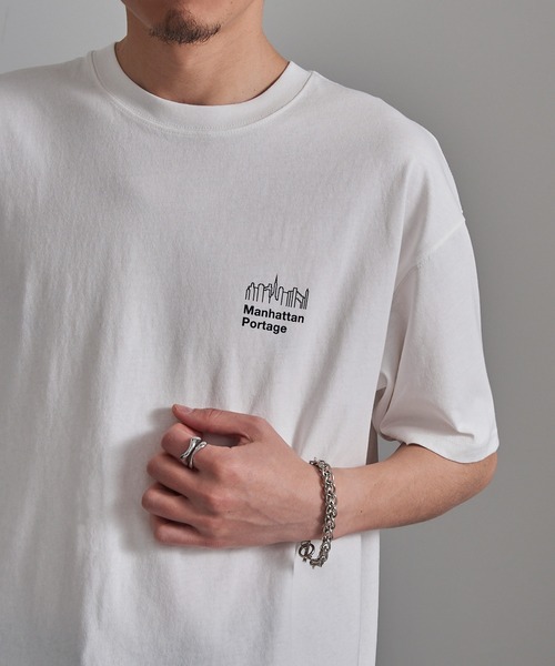 Manhattan Portage(マンハッタンポーテージ)の「【Manhattan Portage】別注 Archive Logo Print Tee / アーカイブロゴプリントTシャツ(Tシャツ/カットソー・レディース・ブラック/チャコールグレー/ホワイト・S/M/L)」の4枚目の写真