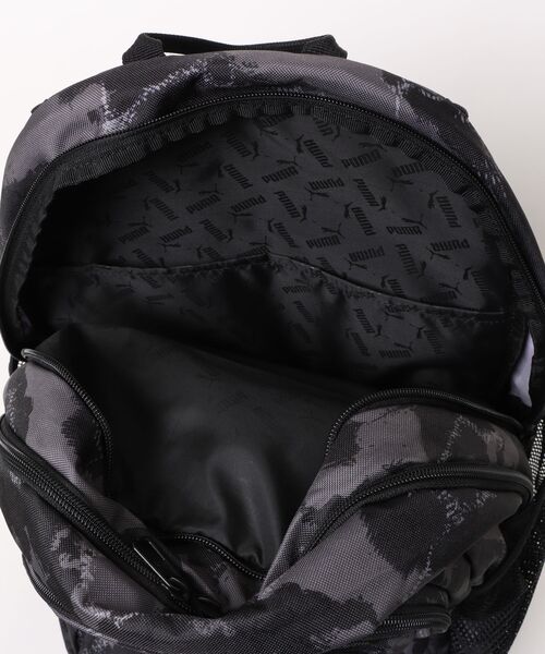 PUMA（プーマ）の「PUMA ウェア プーマウェア U ACADEMY AOP BACKPACK バッグ 091150 21BK/CAMO AOP（ボディバッグ/ウエストポーチ・メンズ・ブラック・FREE）」の4枚目の写真