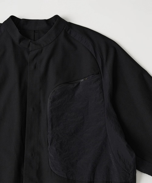 WHITE MOUNTAINEERING（ホワイトマウンテニアリング）の「【White Mountaineering/ホワイトマウンテニアリング】SHORT SLEEVE SHIRT（Tシャツ/カットソー・メンズ・ブラック・2/1）」の4枚目の写真