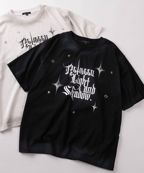 SlashDate(スラッシュデイト)の「【82】スプレー加工 カモフラ柄 アイレット スタッズ プリント クルーネックTシャツ/ユニセックス/レディース/メンズ(Tシャツ/カットソー・メンズ・ブラック/アイボリー/カモフラージュ・M/L)」の2枚目の写真