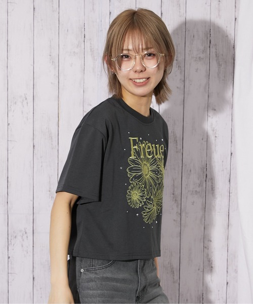 GORGE(ゴージ)の「《花柄刺繍×ラインストーン》短丈Tシャツ/Y2K/春夏/全4色(Tシャツ/カットソー・レディース・オフホワイト/オートミール/チャコール/ピンク・F)」の8枚目の写真