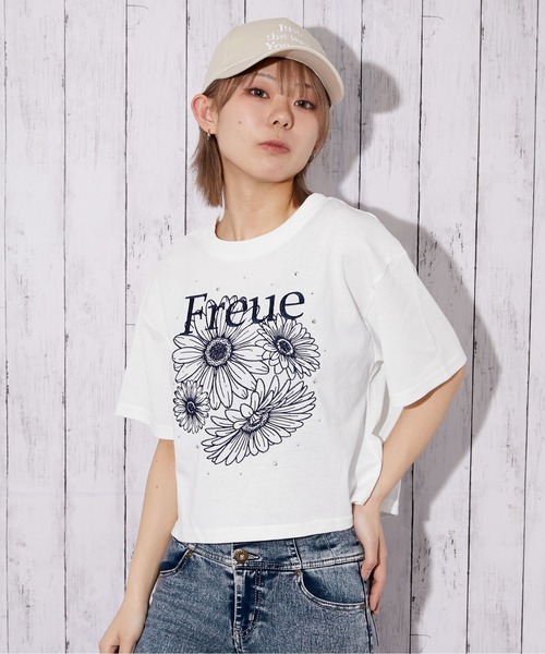 GORGE(ゴージ)の「《花柄刺繍×ラインストーン》短丈Tシャツ/Y2K/春夏/全4色(Tシャツ/カットソー・レディース・オフホワイト/オートミール/チャコール/ピンク・F)」の11枚目の写真