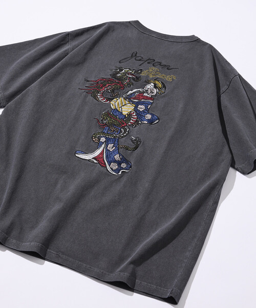 schott（ショット）の「Schott/ショット 別注 バック 刺繍デザイン Tシャツ/ヴィンテージライク（Tシャツ/カットソー・メンズ・ブラック系その他/ブラック系その他3/ブラック系その他2・MEDIUM/LARGE/X-LARGE）」の2枚目の写真