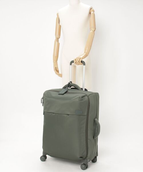 Lipault(リポー)の「Lipault PLUME ミディアムトリップ カーキ(スーツケース/キャリーバッグ・レディース・カーキ・ONE SIZE)」の2枚目の写真