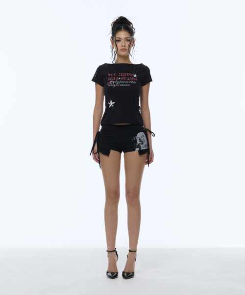 GILAARCHIVE(ギラアーカイブ)の「SLOGAN BOAT NECK T-SHIRTS_BLACK(Tシャツ/カットソー・レディース・その他・FREE)」の2枚目の写真