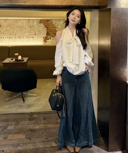 AsheKsha(アシクシャ)の「オフショルダーのストライプ柄リボン付きブラウス(シャツ/ブラウス・レディース・ホワイト・M)」の10枚目の写真