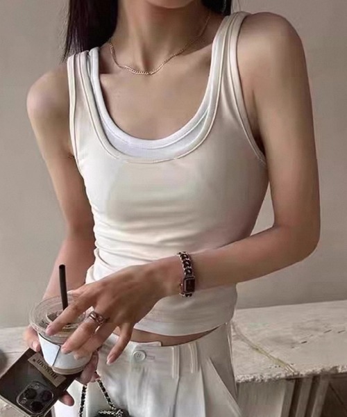 HALEY PESCA(ヘーリーペスカ)の「HALEY PESCA/レイヤード風パイピングタンクトップ(タンクトップ・レディース・ブラック/グレー/ダークグレー/アイボリー・FREE)」の2枚目の写真