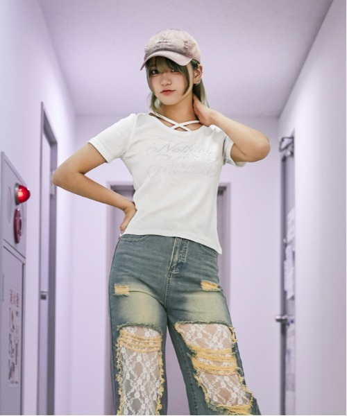 GORGE(ゴージ)の「《ラインストーンロゴ》クロスストラップリブカットソー/Y2K/春夏秋/全3色(Tシャツ/カットソー・レディース・チャコール/ブラック/オフホワイト・F)」の4枚目の写真