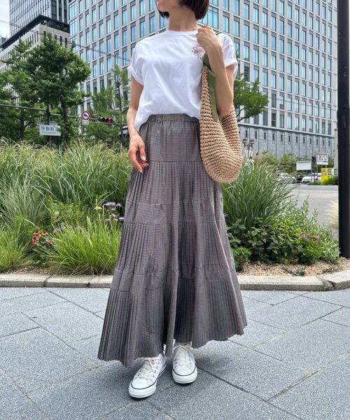 Jena espace merveilleux(ジェナ エスパスメルヴェイユ)の「ワンポイントロゴカットソー(Tシャツ/カットソー・レディース・オフホワイト/グレー/チャコールグレー・FREE)」の16枚目の写真