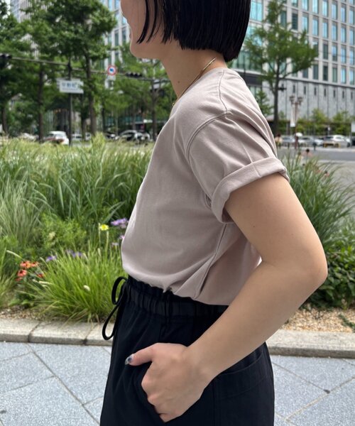 Jena espace merveilleux(ジェナ エスパスメルヴェイユ)の「ワンポイントロゴカットソー(Tシャツ/カットソー・レディース・オフホワイト/グレー/チャコールグレー・FREE)」の19枚目の写真