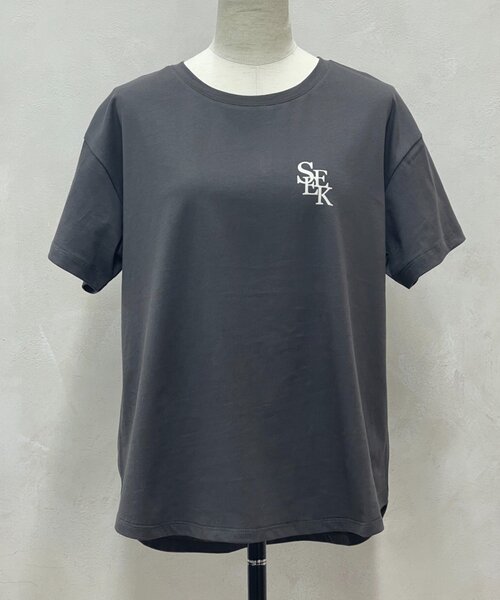 Jena espace merveilleux(ジェナ エスパスメルヴェイユ)の「ワンポイントロゴカットソー(Tシャツ/カットソー・レディース・オフホワイト/グレー/チャコールグレー・FREE)」の6枚目の写真