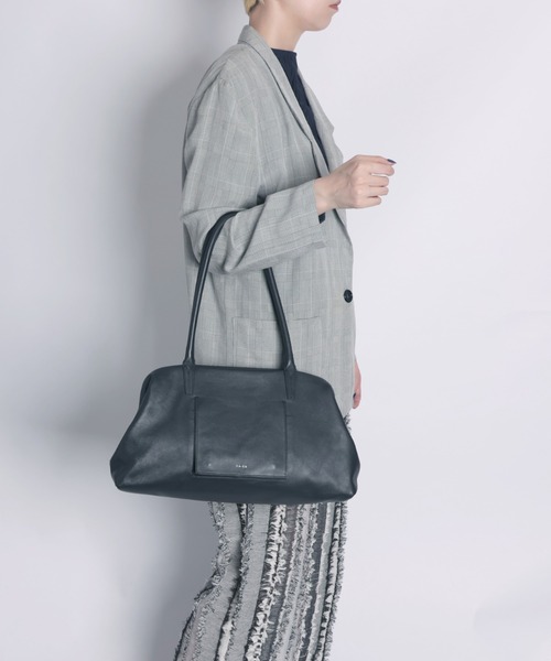YArKA（ヤーカ）の「【YArKA/ヤーカ】real leather long frame soft bag [LFW1] / 口金ボストンバッグ（トートバッグ・メンズ・ブラック・FREE）」の15枚目の写真