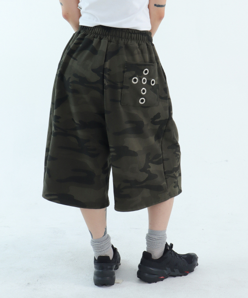 FUZZY SCAN（ファジスキャン）の「カモクロスアイレットバミューダパンツダークカーキ（その他パンツ・レディース・カーキ・ONE SIZE/TWO）」の4枚目の写真
