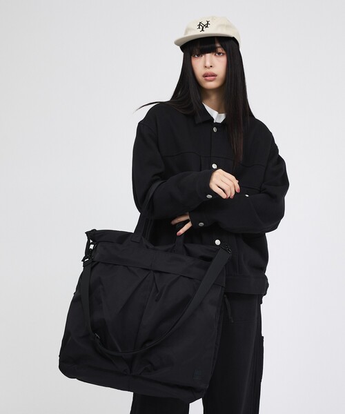 MIS(エムアイエス)の「【MIS / エムアイエス】ヘルメットバッグ / トートバッグ / ユニセックス(バックパック/リュック・メンズ・カーキ/ブラック・フリー)」の2枚目の写真