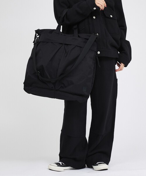 MIS(エムアイエス)の「【MIS / エムアイエス】ヘルメットバッグ / トートバッグ / ユニセックス(バックパック/リュック・メンズ・カーキ/ブラック・フリー)」の15枚目の写真